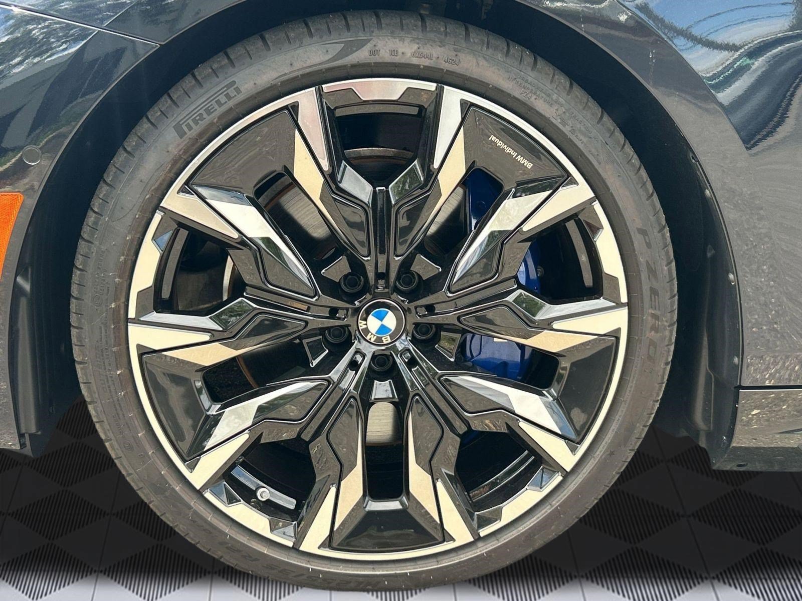 Certified 2026 BMW i5 eDrive40 w/ Executive Package AWD/4WD image 12
