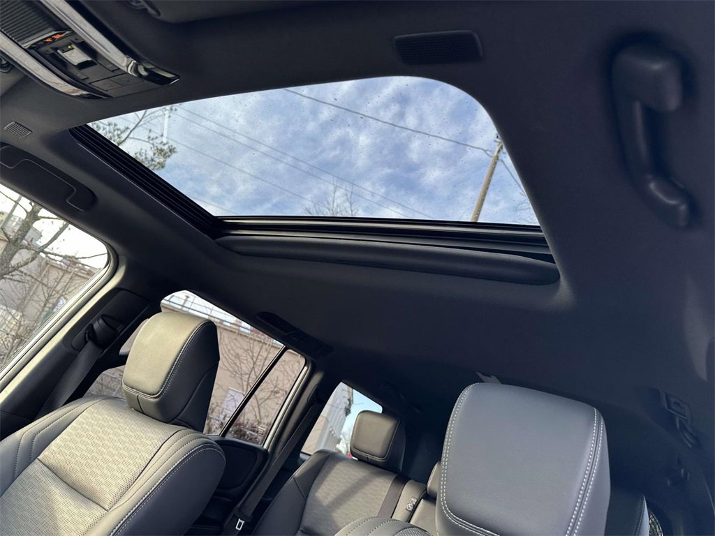 Used 2025 Toyota Land Cruiser image 21