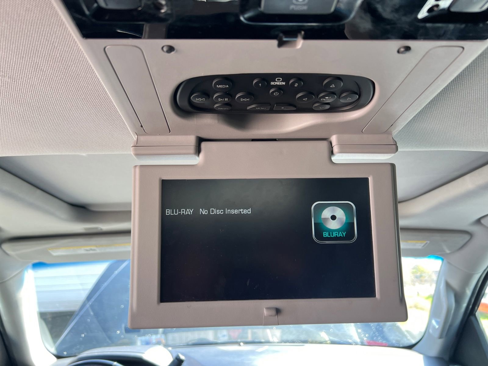 Used 2020 Chevrolet Suburban Premier image 30