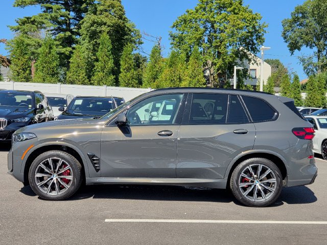 Used 2025 BMW X5 xDrive40i w/ M Sport Package AWD/4WD image 4