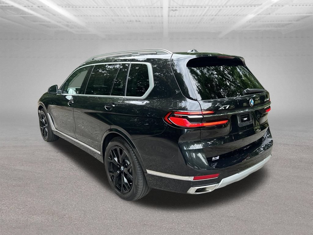 Used 2024 BMW X7 xDrive40i AWD/4WD image 3