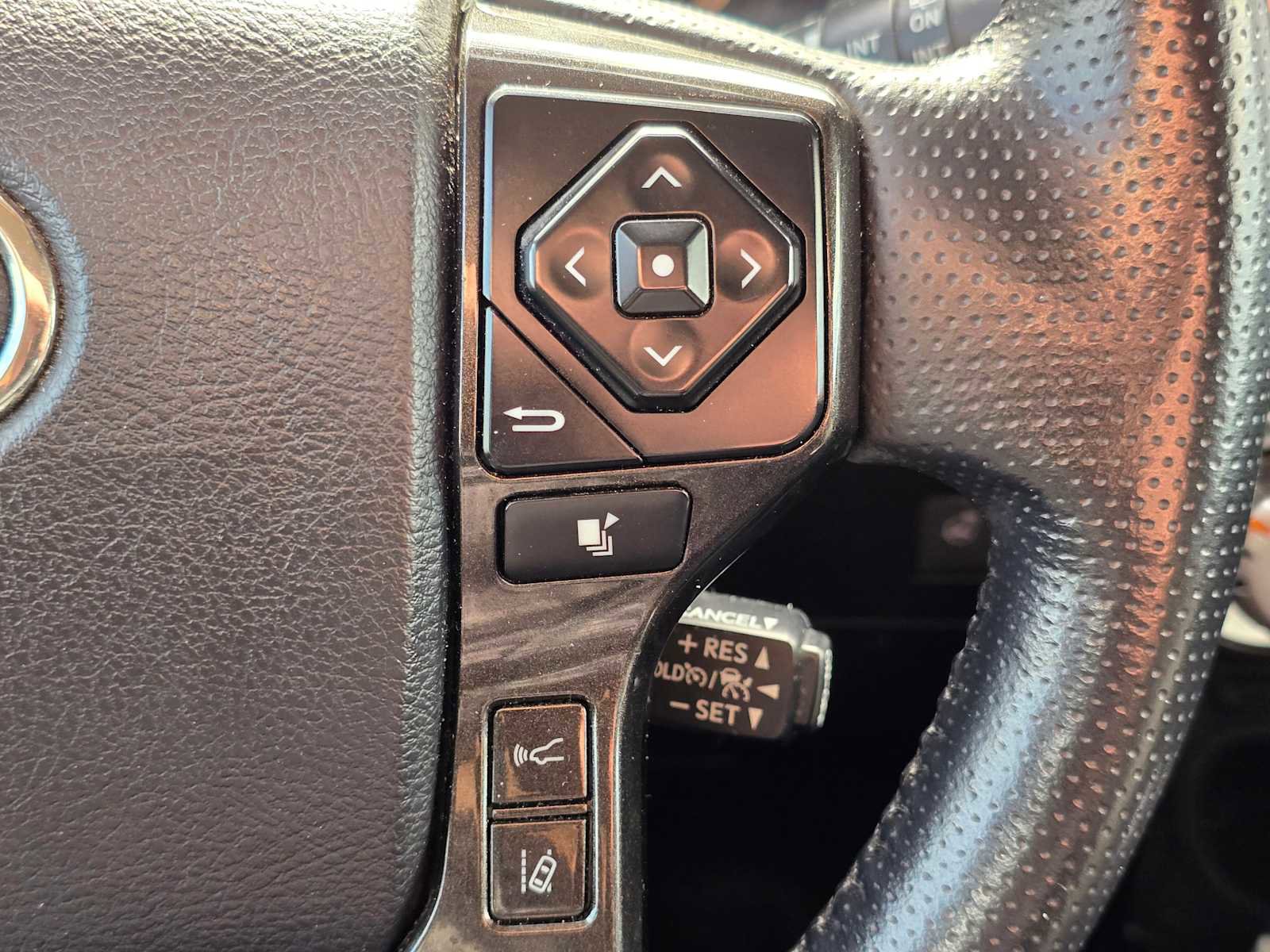 Certified 2024 Toyota 4Runner TRD Off-Road Premium image 39