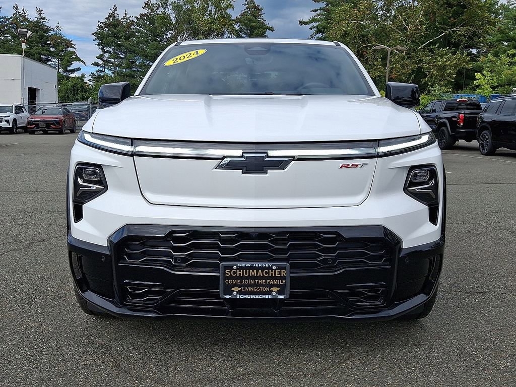 Used 2024 Chevrolet Silverado EV RST image 2