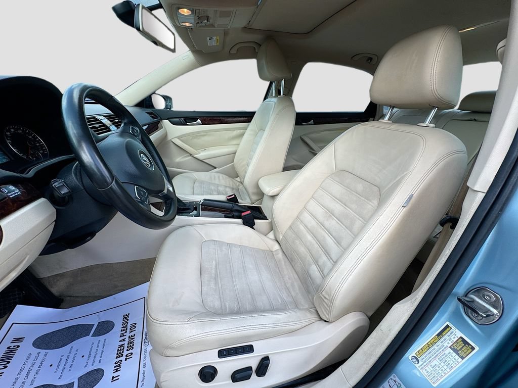 Used 2012 Volkswagen Passat TDI SEL Premium FWD image 23