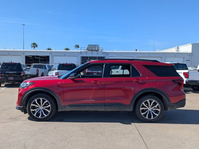 Used 2025 Ford Explorer ST-Line image 6
