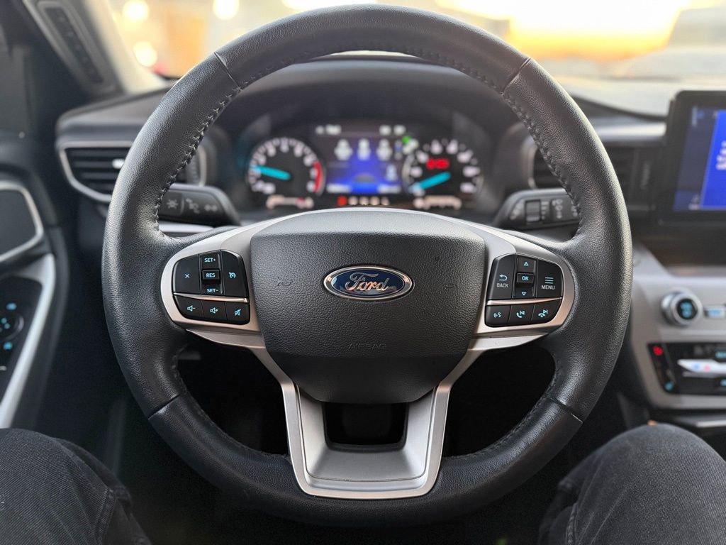 Used 2024 Ford Explorer XLT w/ Equipment Group 202A image 6