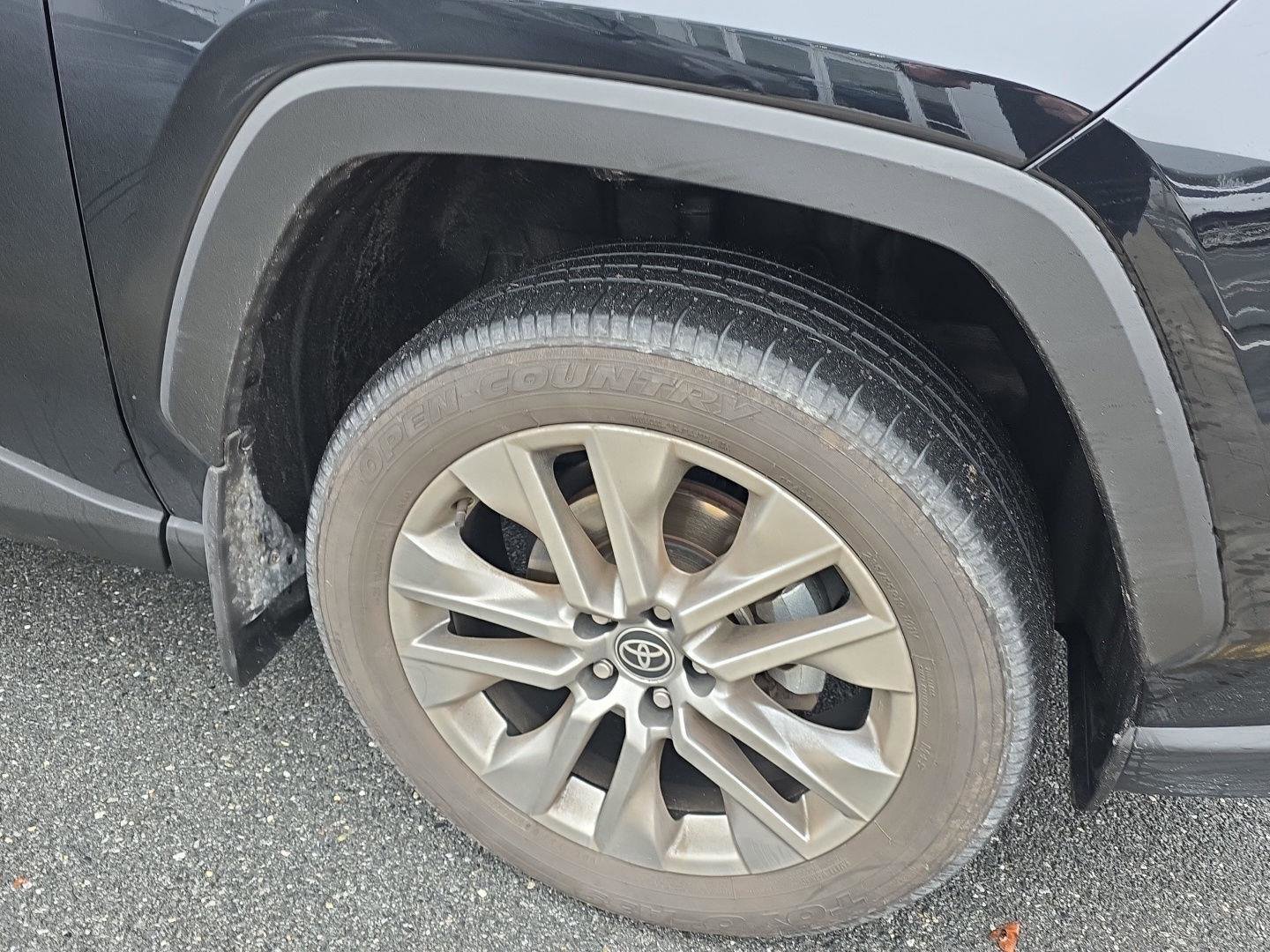 Used 2024 Toyota RAV4 XLE Premium image 7