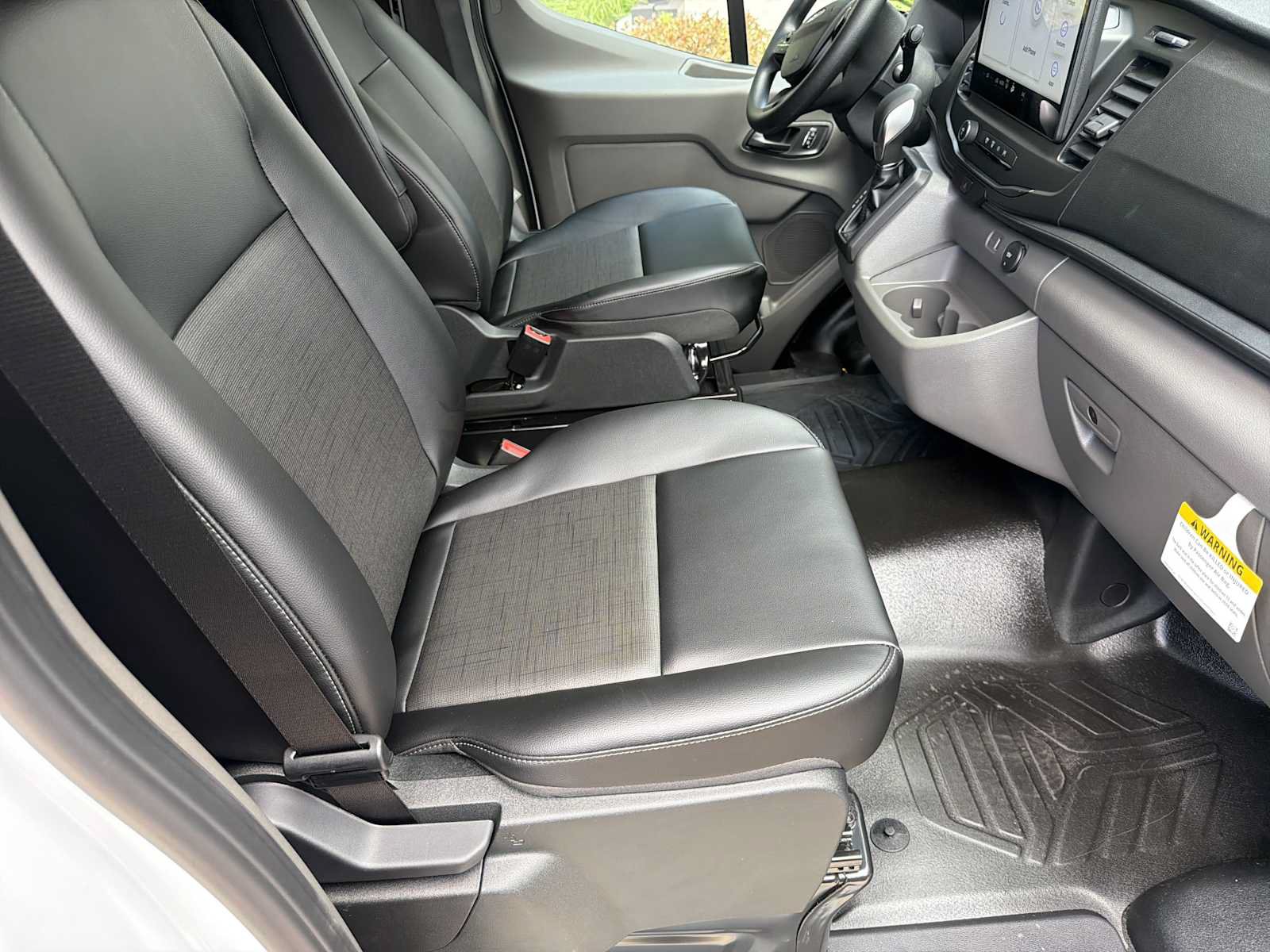 New 2026 Ford Transit 250 148 Medium Roof w/ Load Area Protection Package RWD image 13