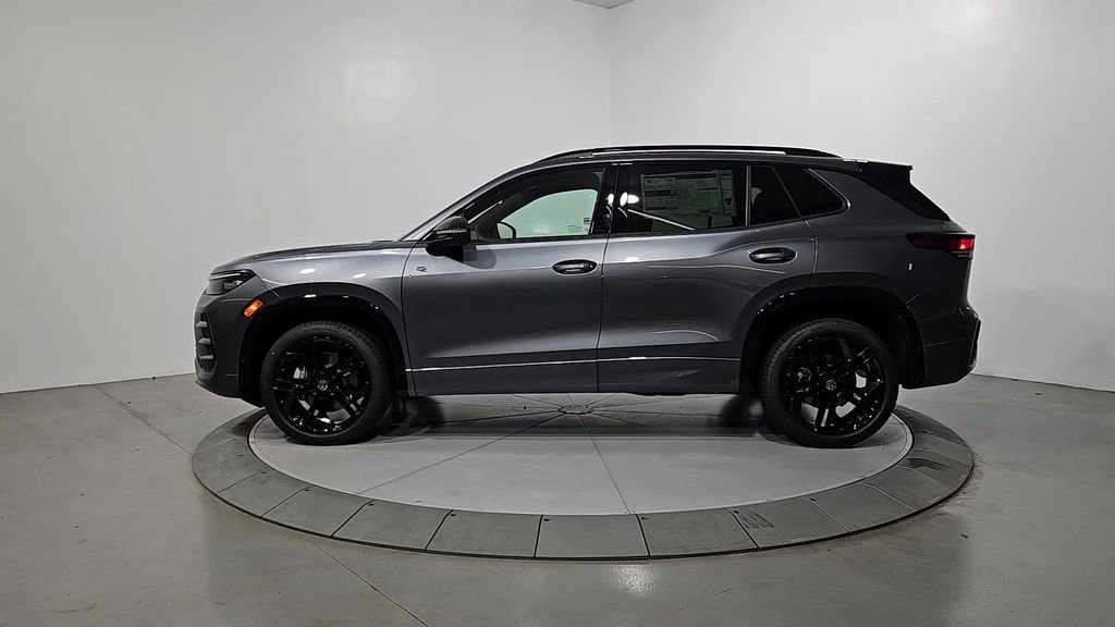 New 2026 Volkswagen Tiguan SE R-Line image 2