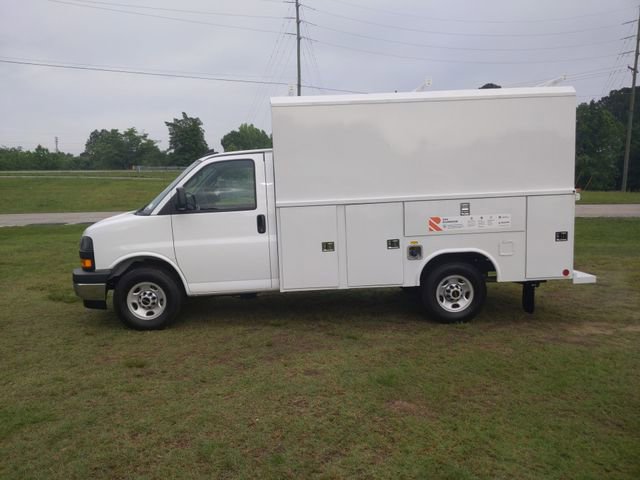 New 2025 GMC Savana 3500 w/ Power Convenience Package RWD image 14