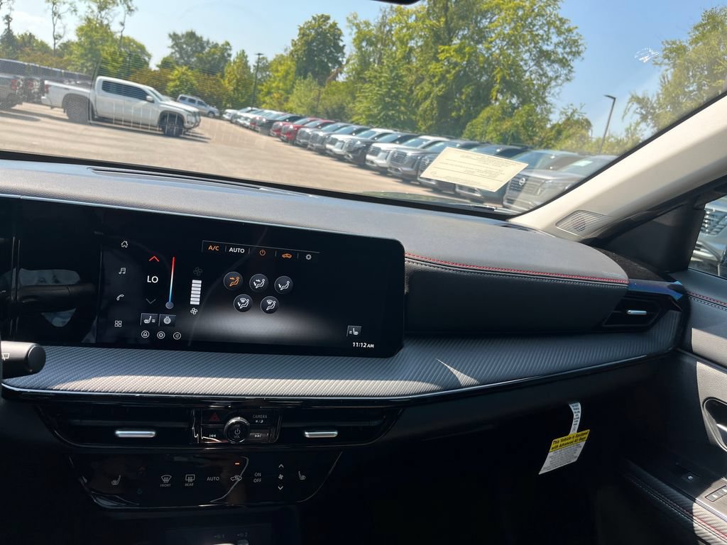 New 2027 Nissan Kicks SR w/ SR Premium Package FWD image 16