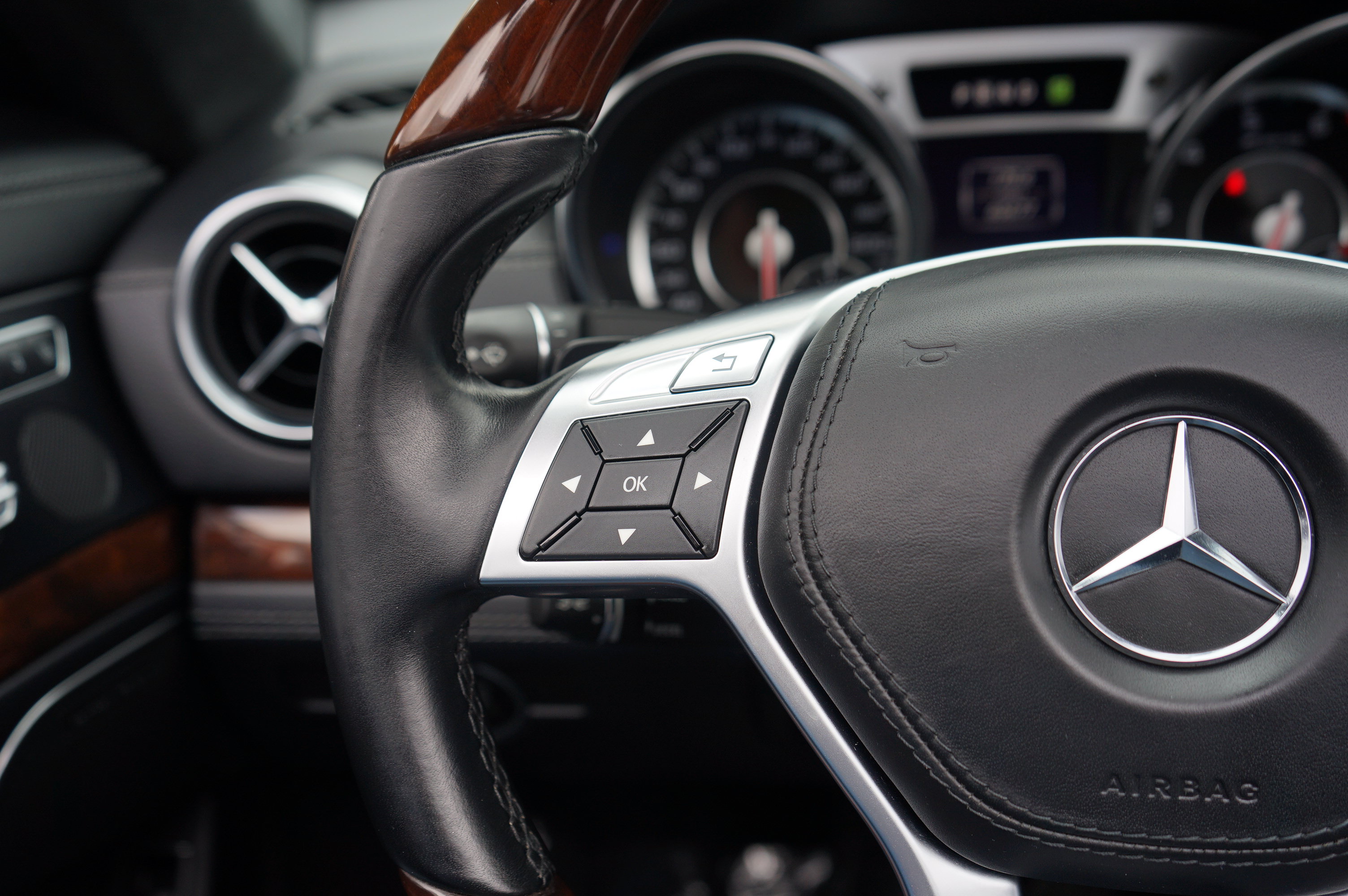 Used 2013 Mercedes-Benz SL 63 AMG image 44