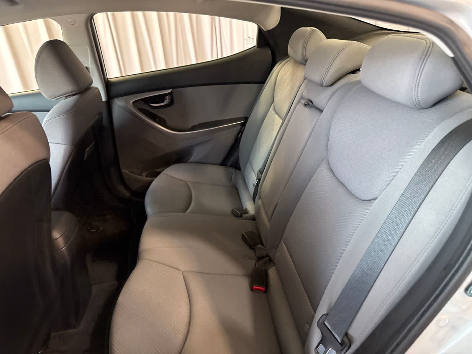 Used 2012 Hyundai Elantra GLS FWD image 15
