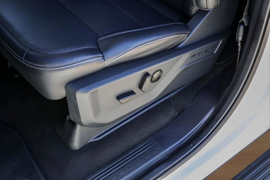 Used 2025 Ford Expedition Platinum image 8
