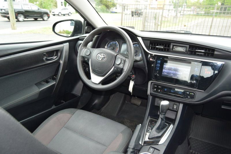 Used 2019 Toyota Corolla LE FWD image 22
