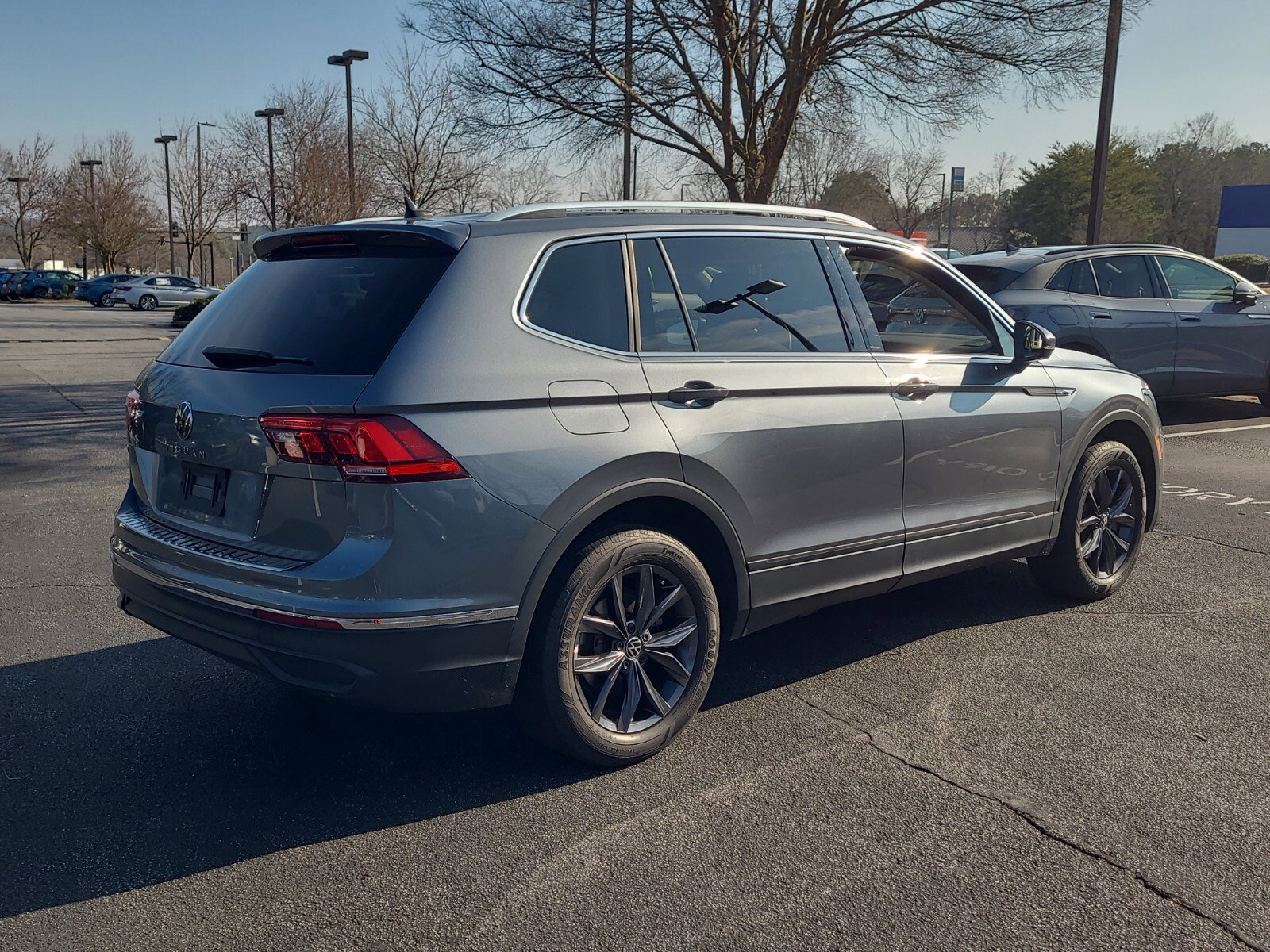 Used 2023 Volkswagen Tiguan SE image 5