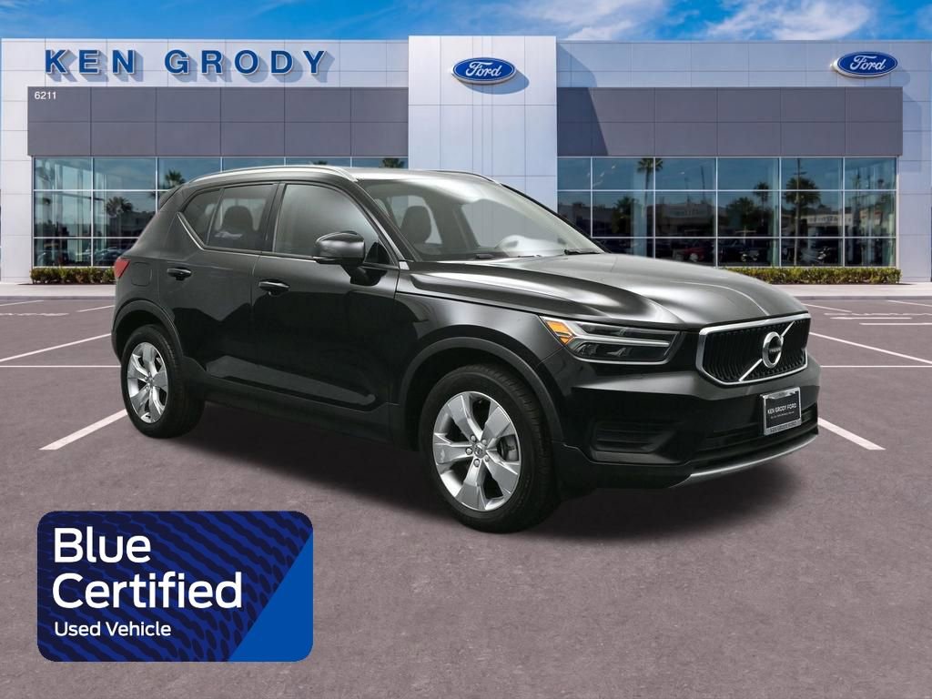 Used 2022 Volvo XC40 T5 Momentum AWD/4WD image 1