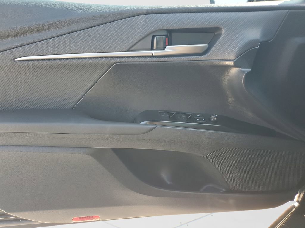 Used 2026 Toyota Camry SE FWD image 19