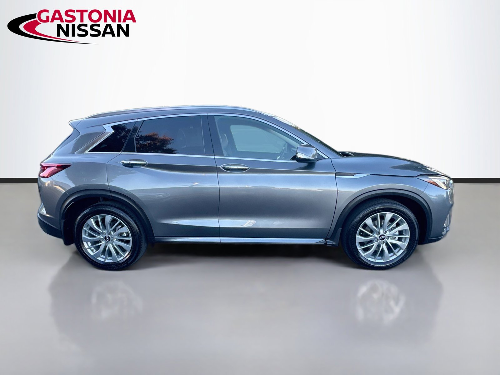 Used 2023 INFINITI QX50 Luxe FWD image 10