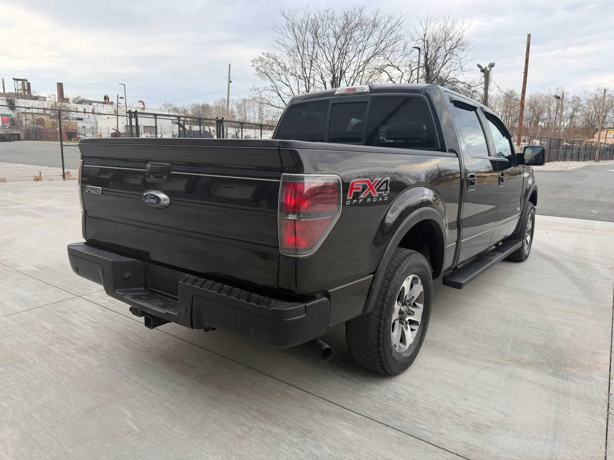 Used 2014 Ford F150 FX4 w/ Equipment Group 402A Luxury AWD/4WD image 9