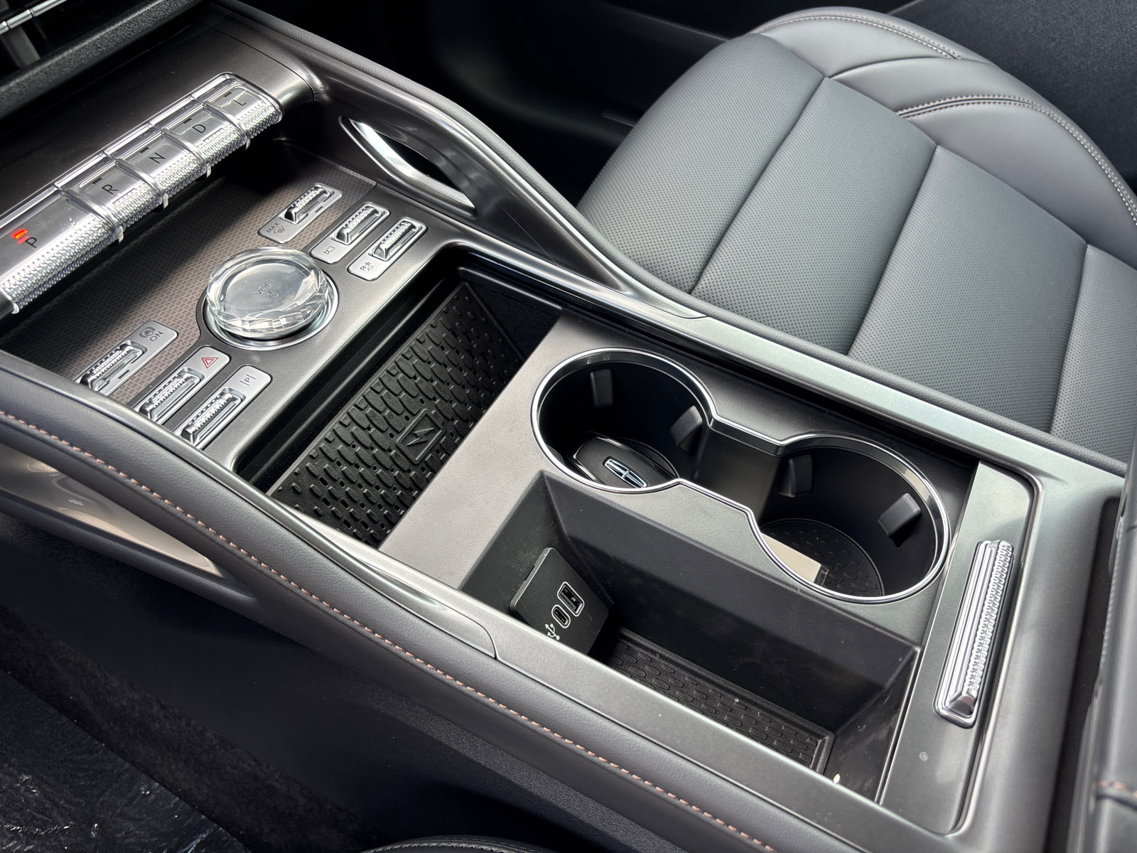 New 2026 Lincoln Nautilus Premier w/ Jet Appearance Package AWD/4WD image 24