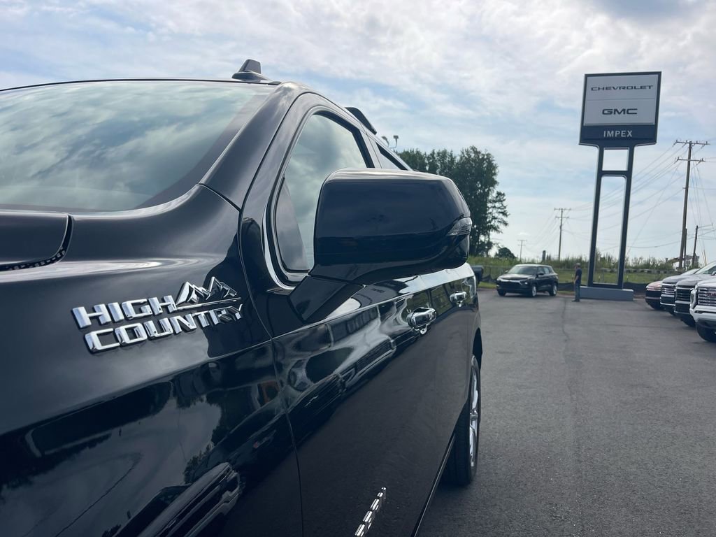 Used 2023 Chevrolet Suburban High Country w/ Premium Package 2 image 35