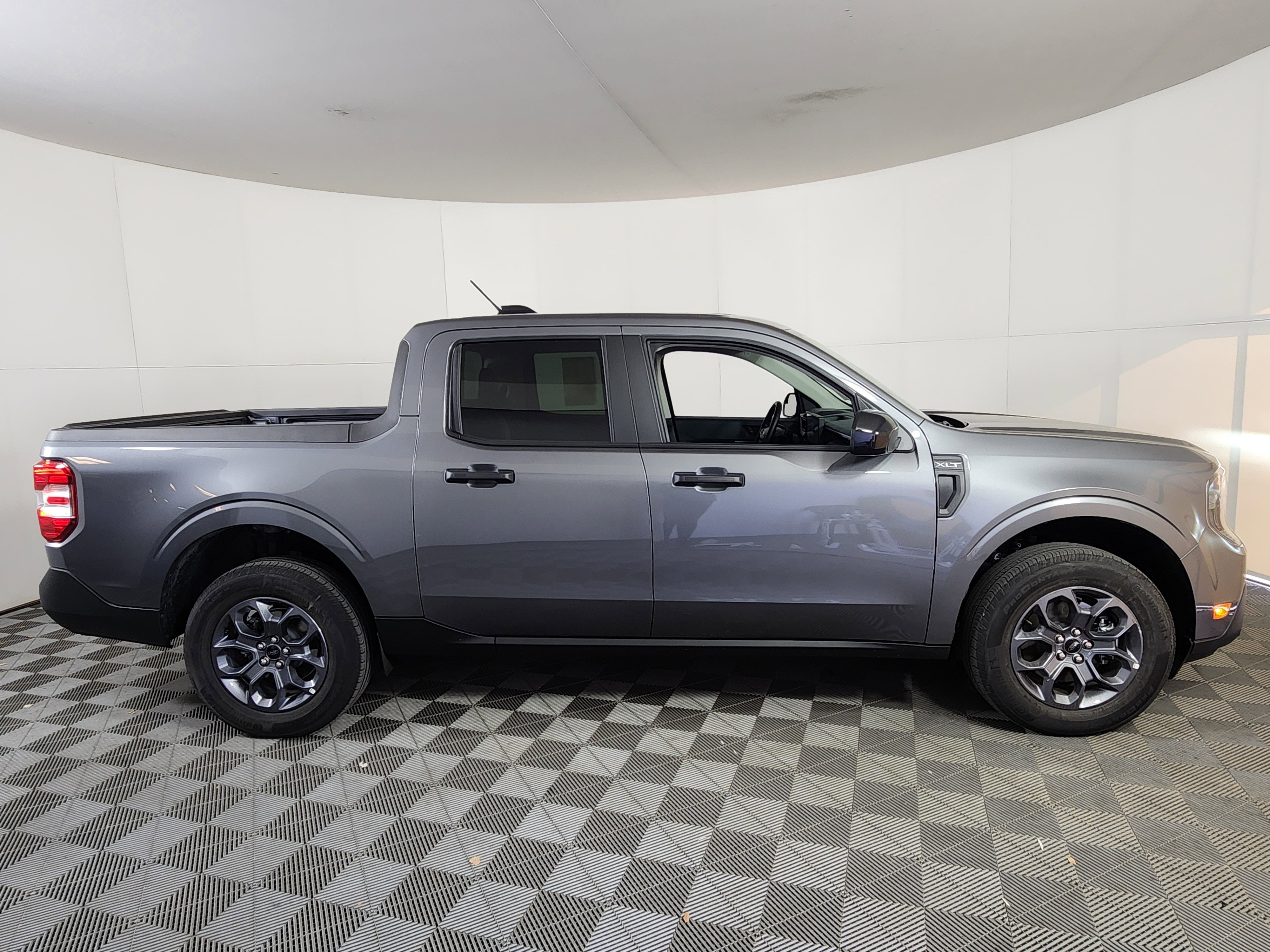 Used 2025 Ford Maverick XLT w/ XLT Luxury Package image 8