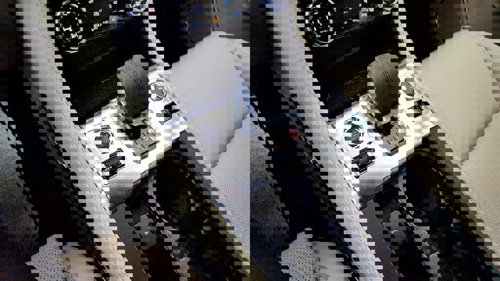 Used 2021 Jaguar F-PACE S image 17