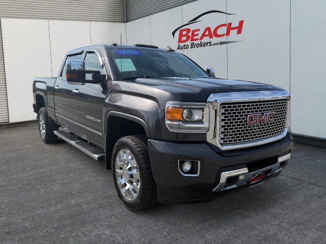 Used 2015 GMC Sierra 2500 Denali w/ Duramax Plus Package image 3