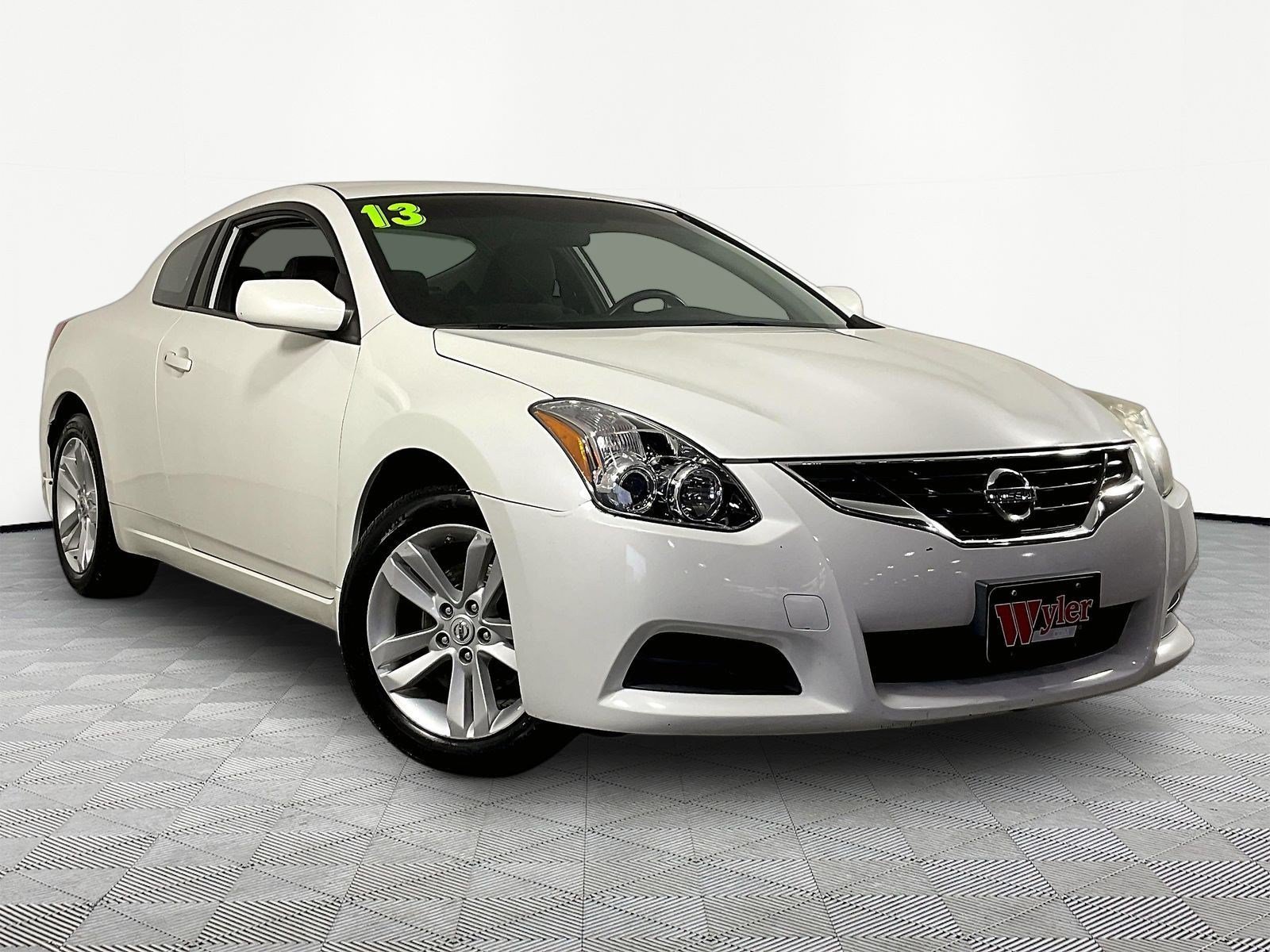 Used 2013 Nissan Altima 2.5 S FWD image 3