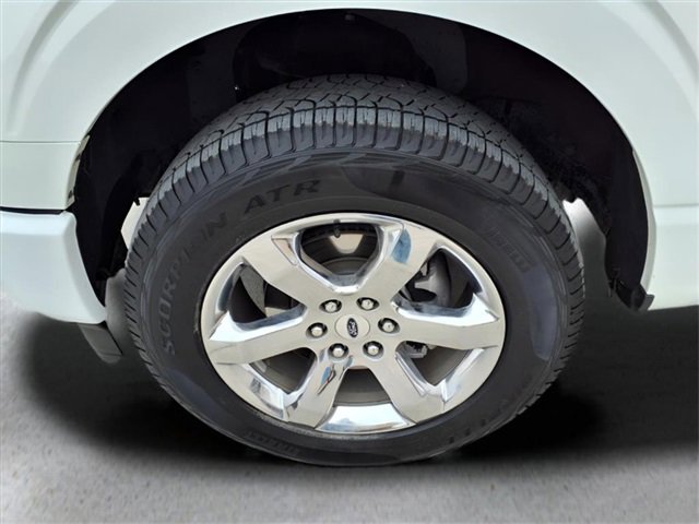 Used 2023 Ford F150 Lariat w/ Trailer Tow Package image 26