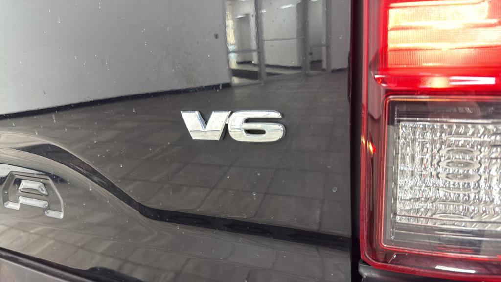 Used 2019 Toyota Tacoma SR5 image 2