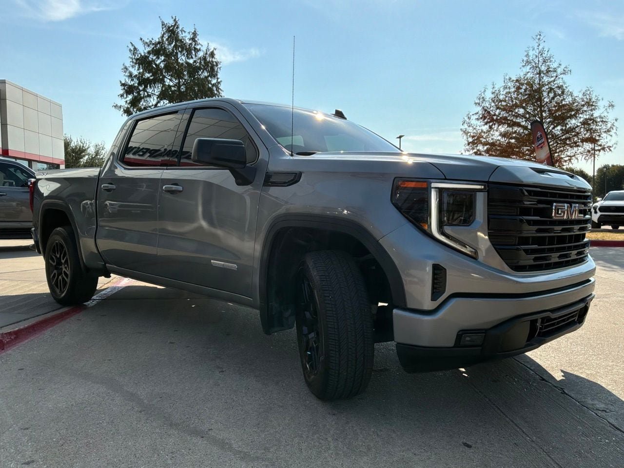 Used 2024 GMC Sierra 1500 Elevation AWD/4WD image 4
