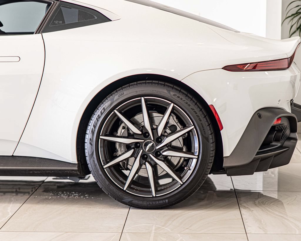 Used 2019 Aston Martin V8 Vantage Coupe RWD image 7