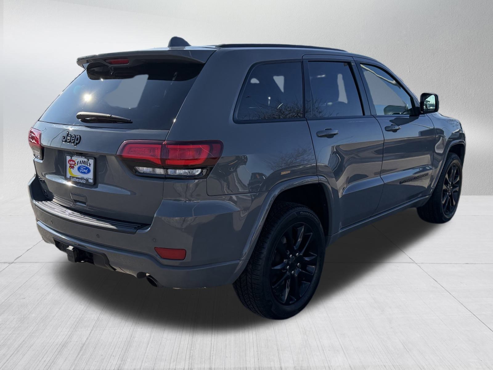 Used 2022 Jeep Grand Cherokee Laredo X image 7