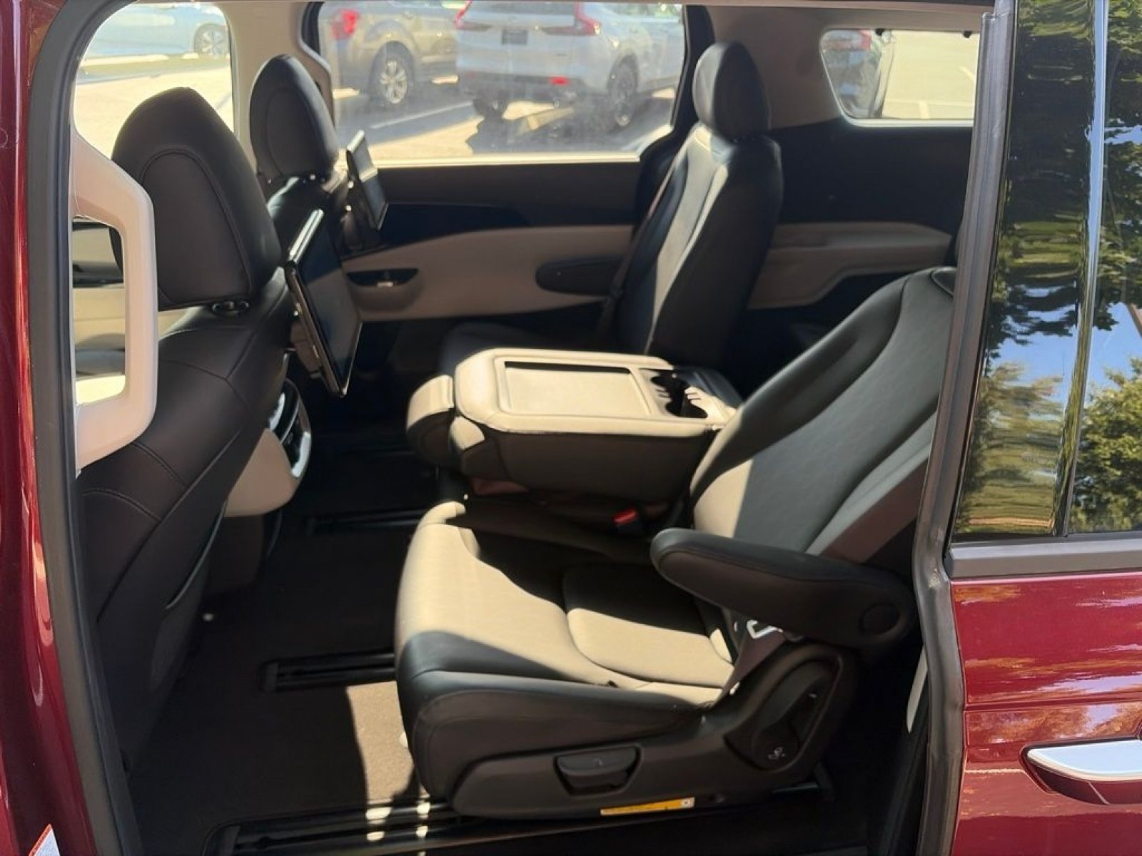 Used 2022 Kia Carnival SX FWD image 14