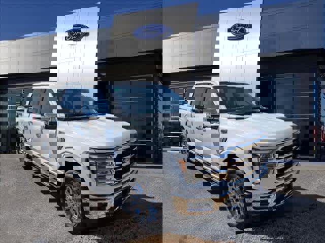 New 2025 Ford F150 Lariat w/ Equipment Group 501A Mid