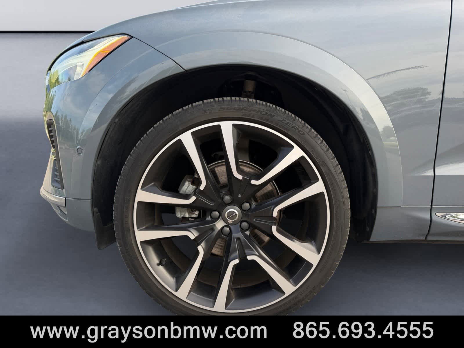 Used 2023 Volvo XC60 B5 Ultimate w/ Protection Package Premier FWD image 8