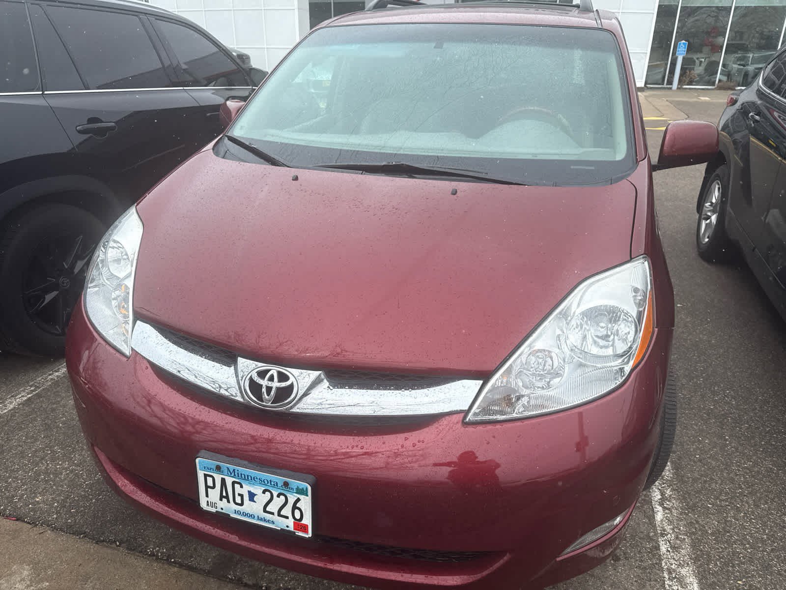 Used 2010 Toyota Sienna XLE Limited FWD image 6