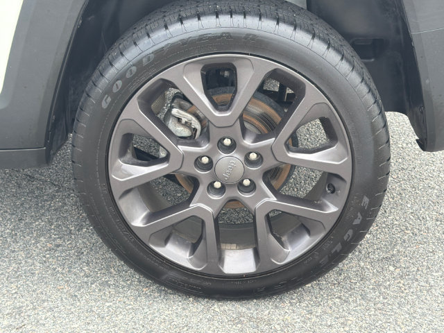 Used 2023 Jeep Renegade Latitude w/ Sun/Sound Group AWD/4WD image 19