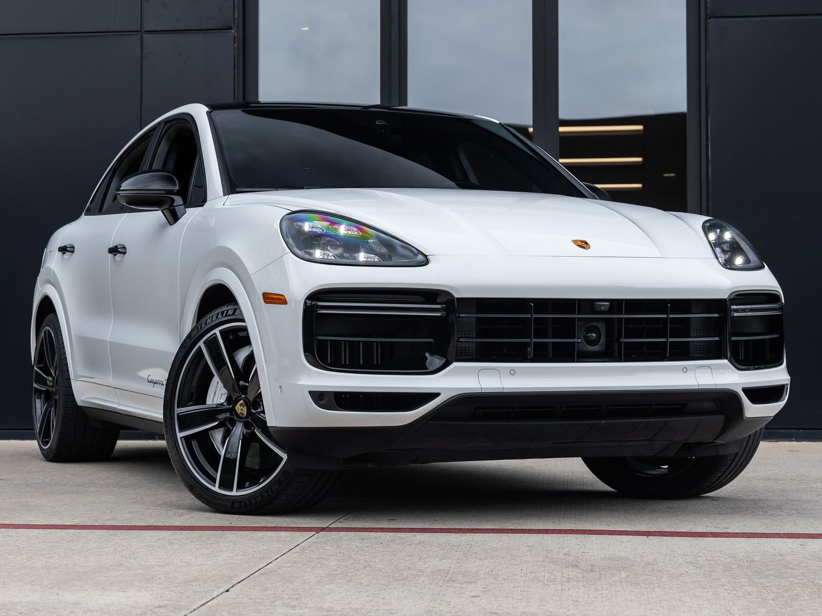 Certified 2023 Porsche Cayenne Turbo AWD/4WD image 6