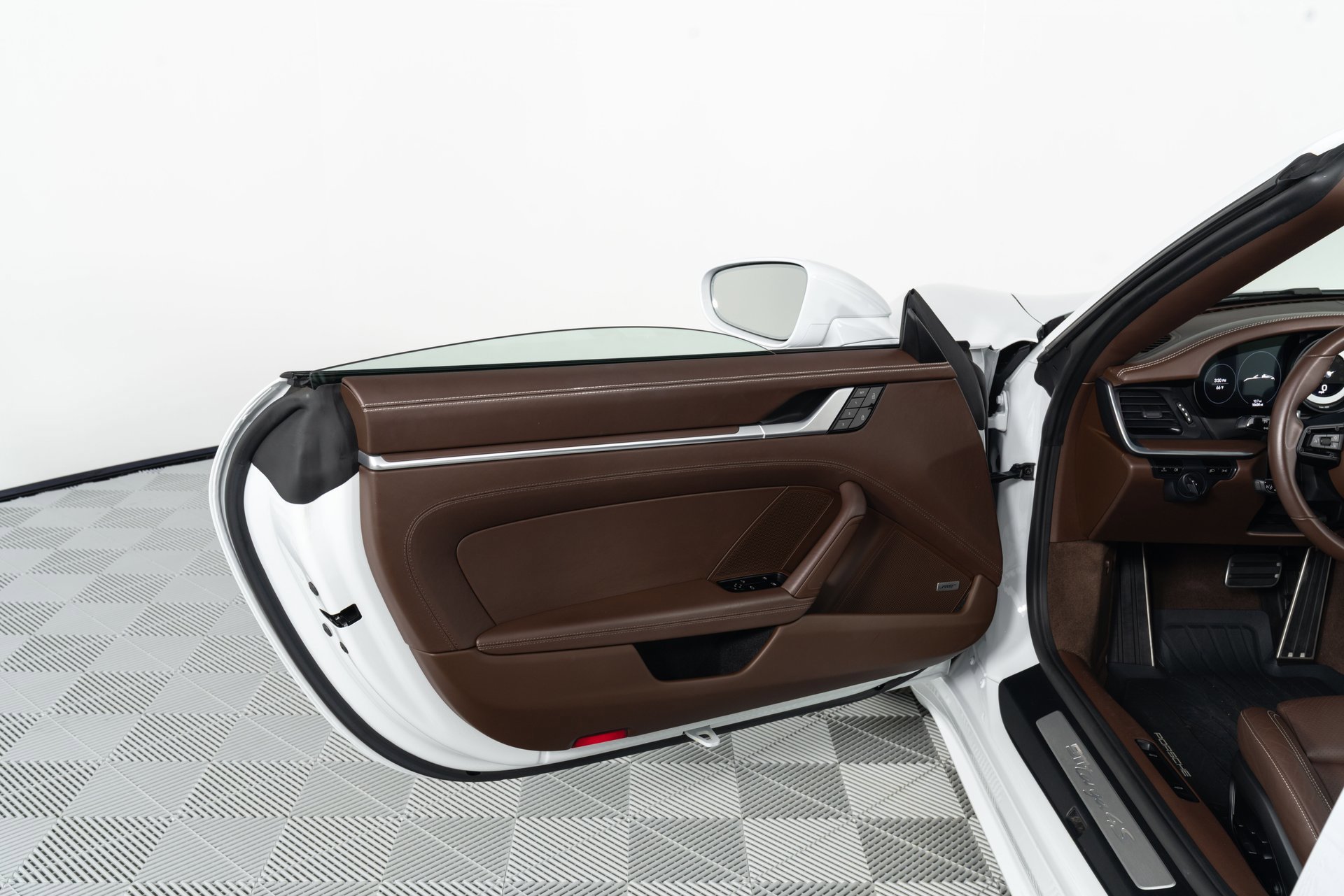 Used 2021 Porsche 911 Targa 4S image 9