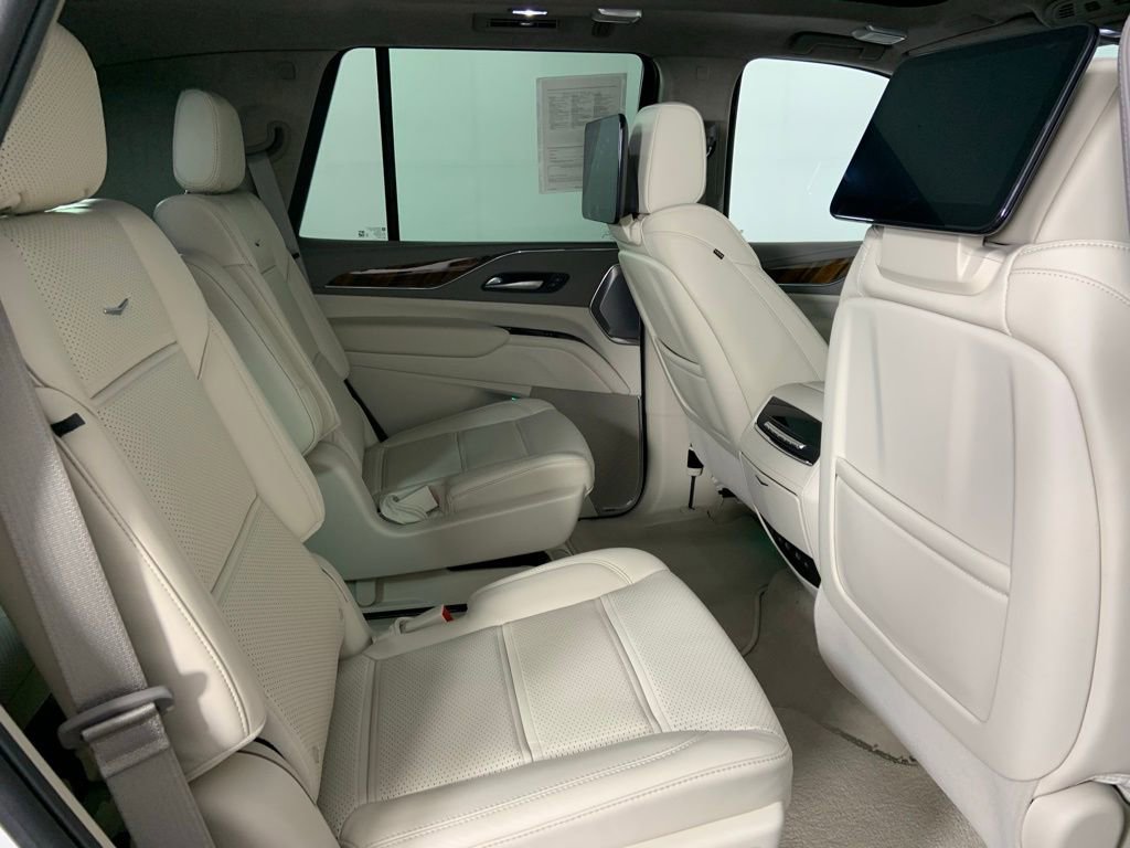 Used 2024 Cadillac Escalade Sport Platinum w/ LPO, ONYX Package AWD/4WD image 18
