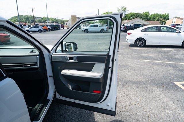 Used 2025 Hyundai Santa Fe SEL AWD/4WD image 13