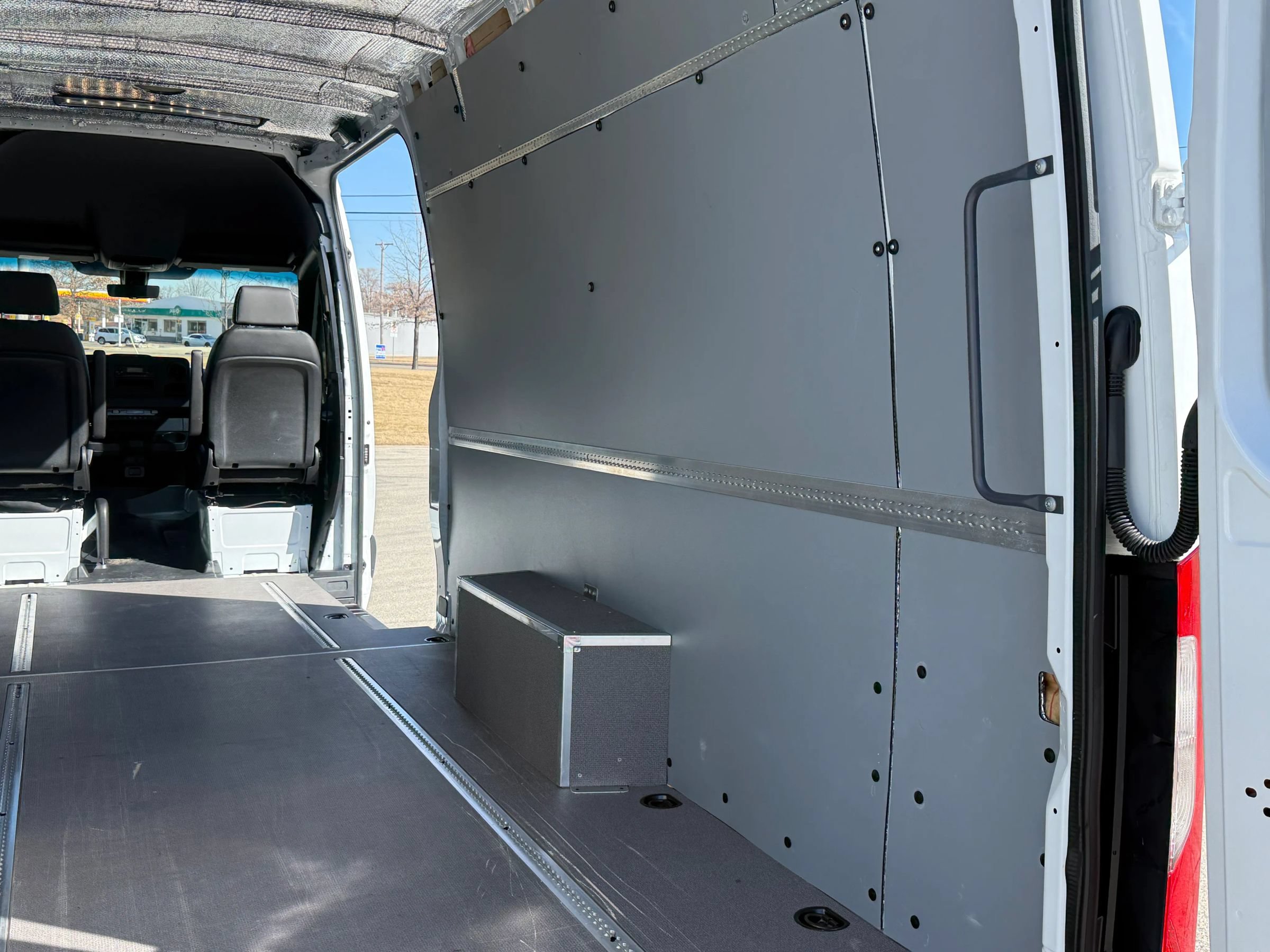 Used 2025 Mercedes-Benz Sprinter 2500 image 9