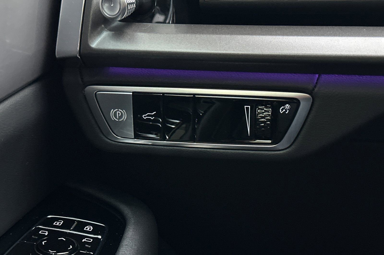 Used 2026 Cadillac Vistiq Sport w/ LPO, Floor Liner Package image 33