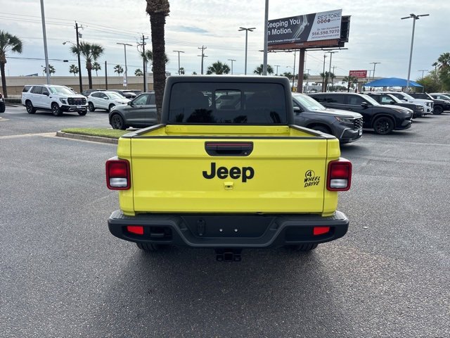 Used 2023 Jeep Gladiator Willys image 5