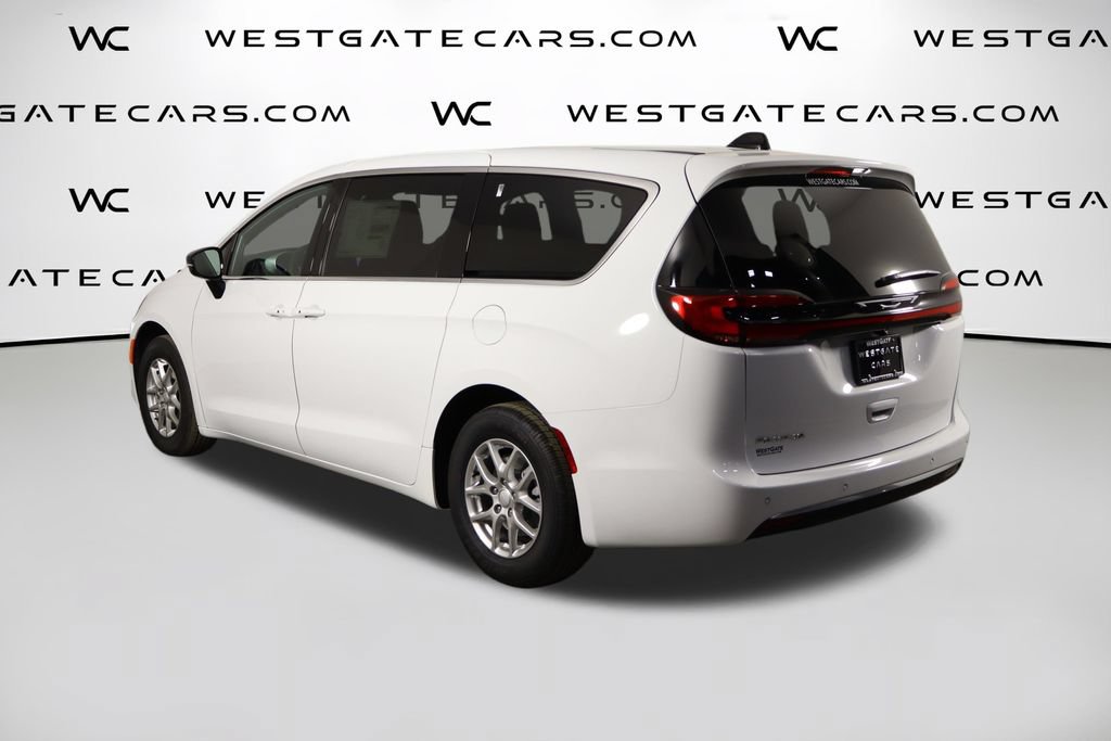 New 2027 Chrysler Pacifica Select FWD image 48