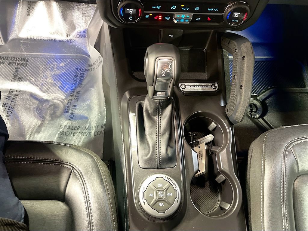 Used 2025 Ford Bronco Badlands image 17