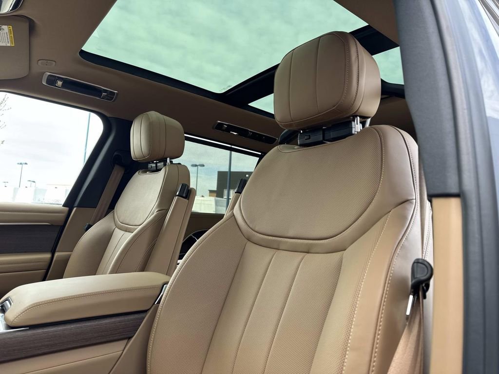 New 2026 Land Rover Range Rover Long Wheelbase SE image 20